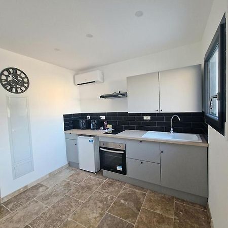 Plages Et Terres Apartment Bessan Exterior photo